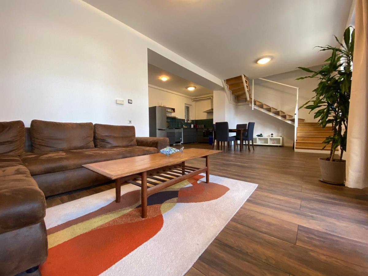 2 Bedroom 107 M2 Loft With Balcony Budapest Exterior foto