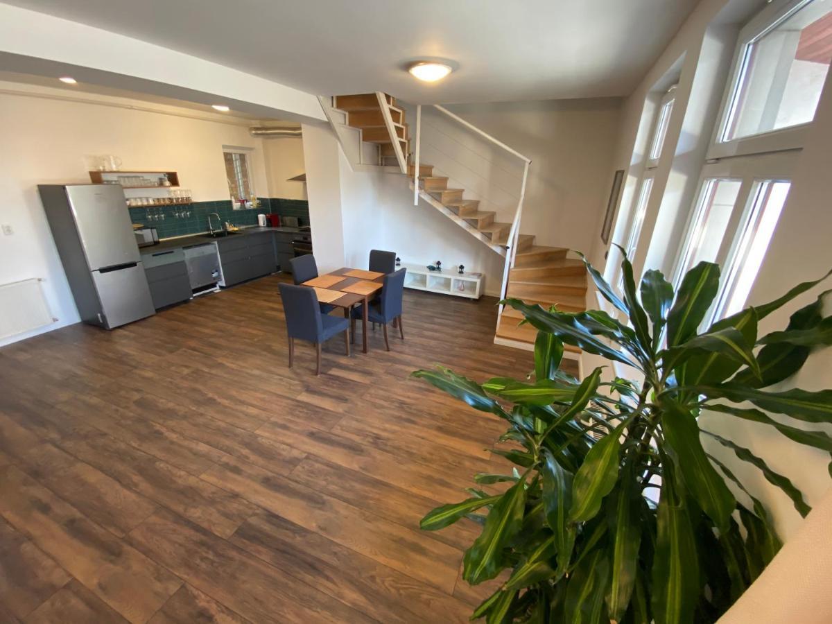 2 Bedroom 107 M2 Loft With Balcony Budapest Exterior foto